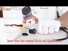 Individu fermant à clef M19 le câble imperméable de matériel du connecteur PA66 pour lambrisser le support arrière