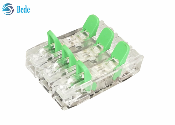 Le connecteur rapide universel PA66 3 de fil et de fil de câble a entré 3 la sortie 450V